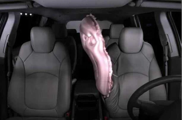 Airbag centrale: contro gli urti tra passeggeri
