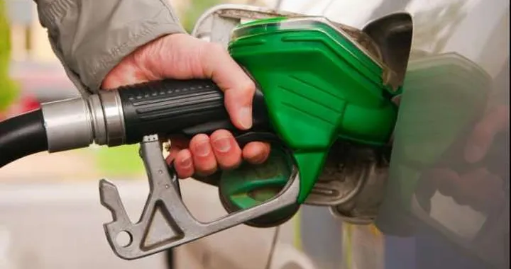 Carburanti: prezzi in calo su tutta la rete