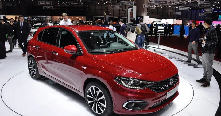 Fiat Tipo 5 porte al Salone di Ginevra 2016