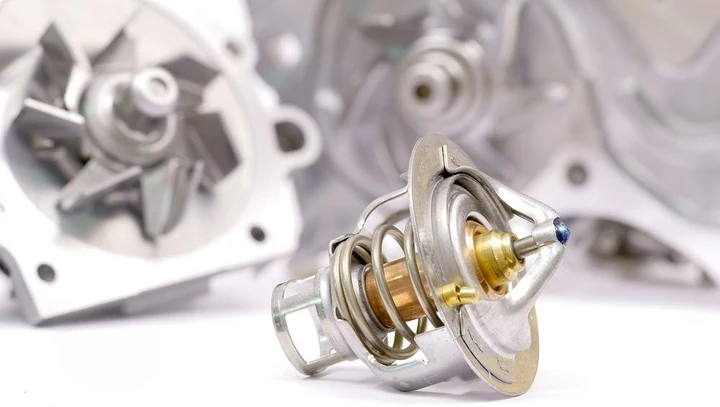 Valvola termostatica dell'auto: cos'è, come funziona e come effettuare la manutenzione