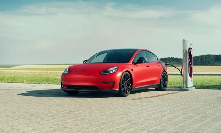Tesla Model 3: la cura Novitec