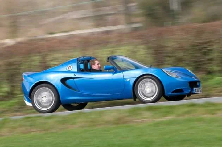 Nuova Lotus Elise 1.6: costa 39.144 euro
