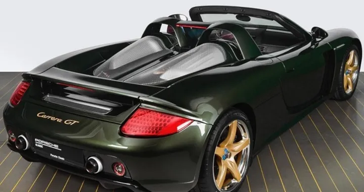 Porsche Carrera GT: un esemplare del 2003 diventa più unico che raro