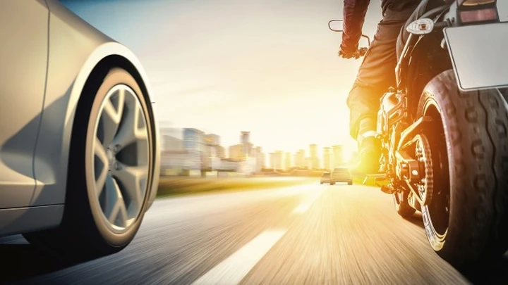 Bosch estende le tecnologie di guida autonoma dalle auto alle moto