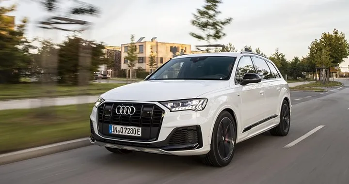 Audi Q7 TFSI e 2021: batterie, autonomia e prezzi