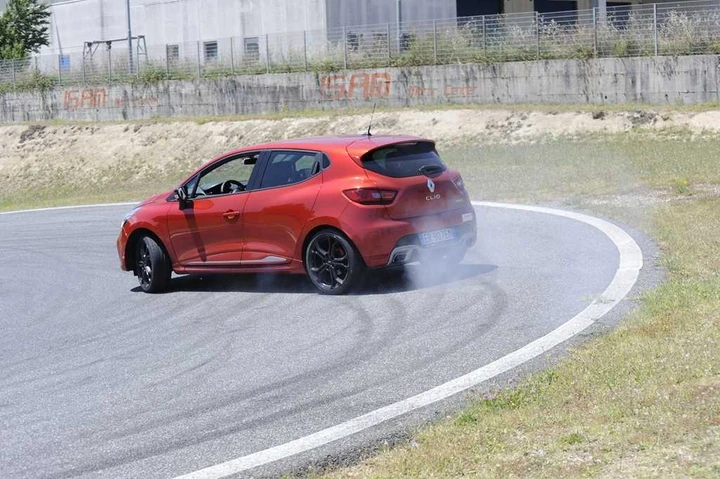 Renault Clio RS: la prova su strada e in pista