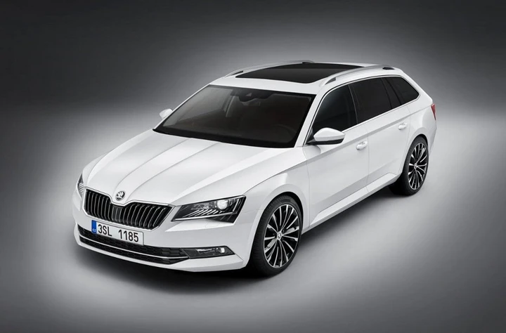 Skoda Superb Wagon 2015: prime immagini ufficiali