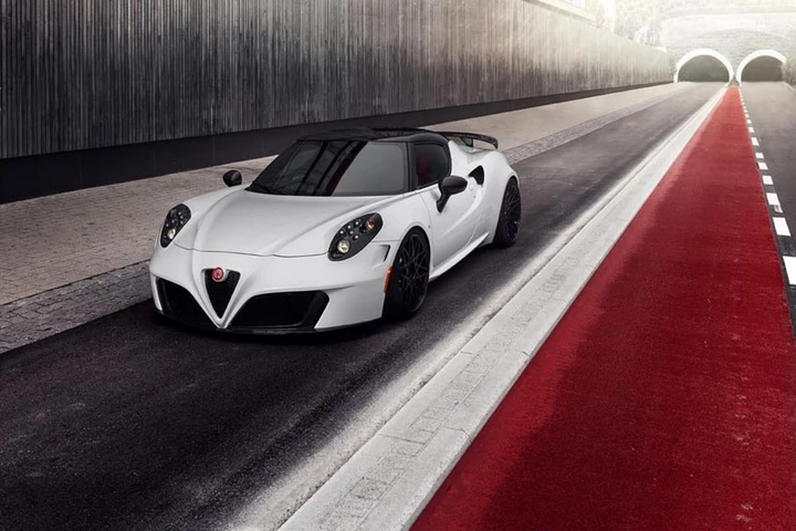 Alfa Romeo 4C by Pogea Racing