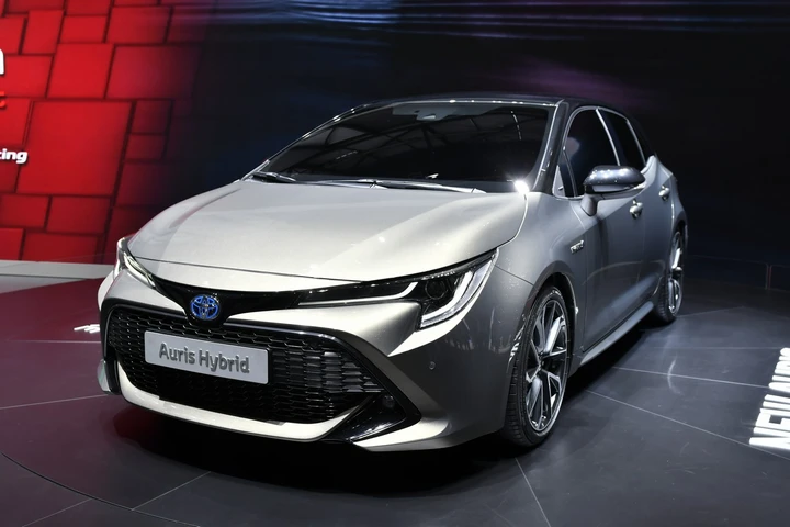 Nuova Toyota Auris: ora punta sul doppio ibrido