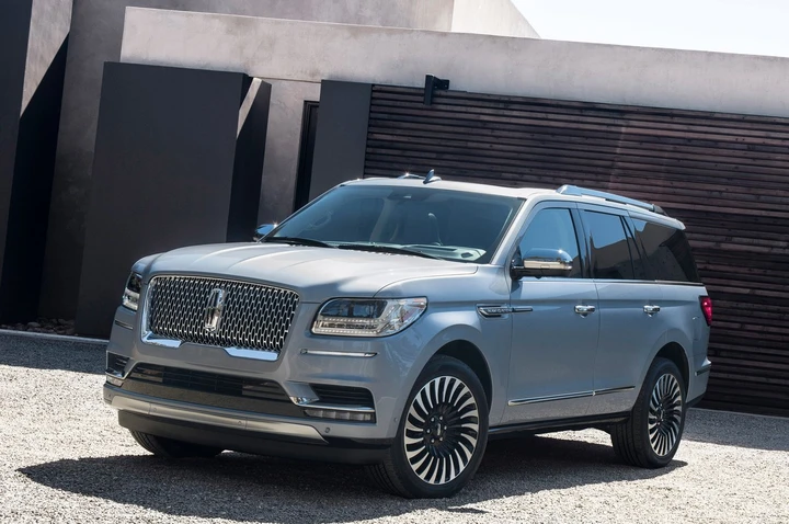 Nuova Lincoln Navigator 2017: le immagini ufficiali