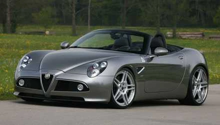 Alfa Romeo 8C Spider by Novitec Rosso