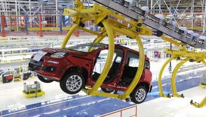 Fiat: assunti a Pomigliano i primi 19 operai Fiom