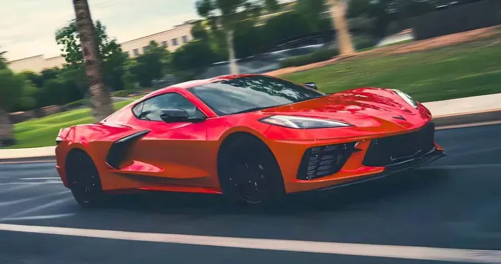 Corvette, addio cambio manuale: Chevrolet spiega perché