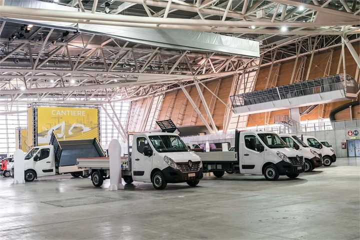 Renault BUSINESS BOOSTER TOUR