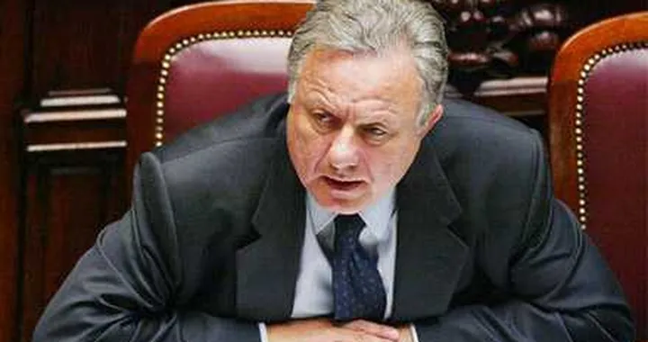 Matteoli contro il blocco del traffico di Milano