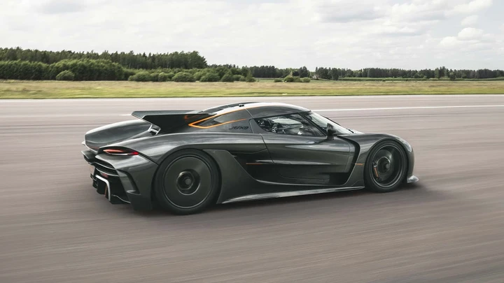 Jesko Absolut di Koenigsegg stabilisce nuovi record di velocità [VIDEO]
