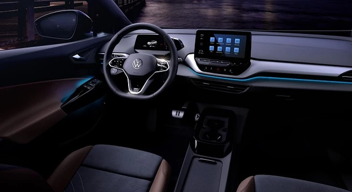 Volkswagen ID.4: primi dettagli sugli interni del SUV elettrico