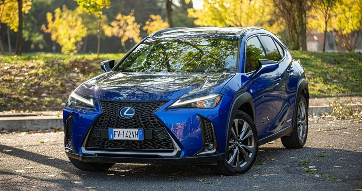 Lexus UX Hybrid: la prova su strada