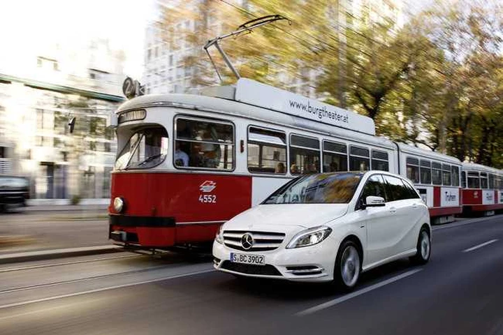 Mercedes Classe B: arriva a novembre
