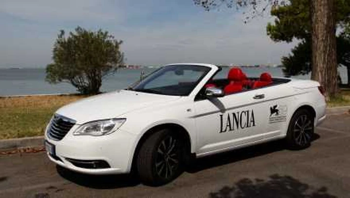 Lancia e Poltrona Frau firmano l'elegante Flavia Red Carpet