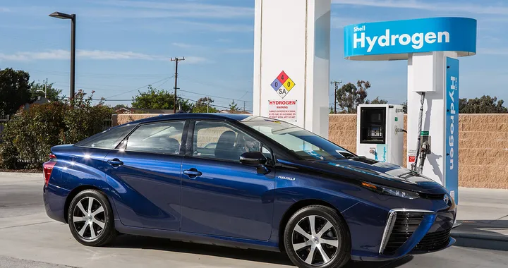 Toyota Mirai: il primo esemplare europeo venduto in Danimarca