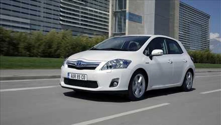 Toyota: l'auto ibrida è un successo, ma servono incentivi