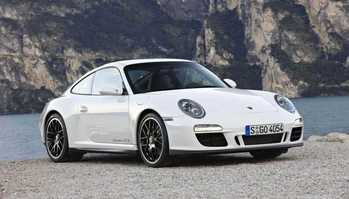 Porsche 911 Carrera GTS