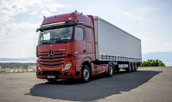 Nuove strategie di mobilità: nasce Mercedes-Benz Trucks Italia