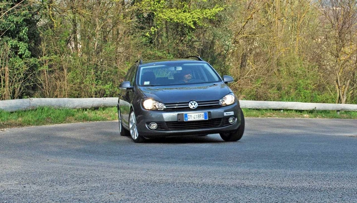 Test Drive Volkswagen Golf Variant 1.6 TDI Comfortline