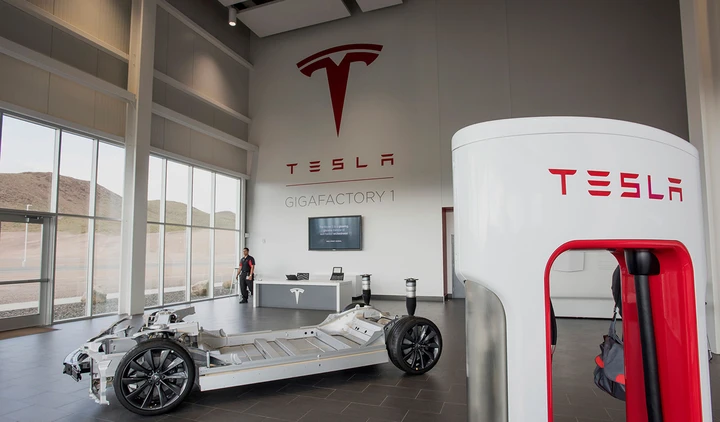 Tesla, confermato il progetto del minibus