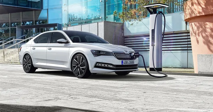 Skoda Superb, l’ammiraglia ceca festeggia 85 anni