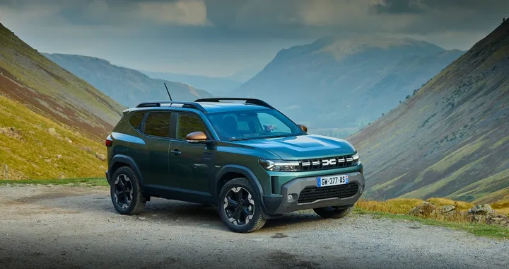 Dacia Duster: “Auto Europa 2025”, innovazione e valore senza compromessi