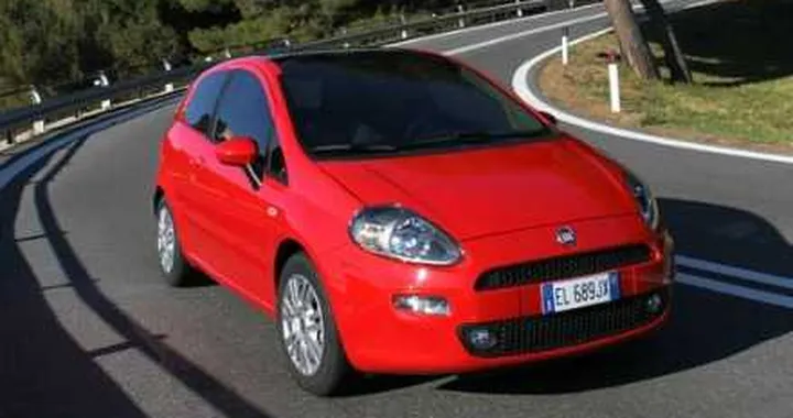 Fiat Punto auto ufficiale dell'Italia a Euro 2012