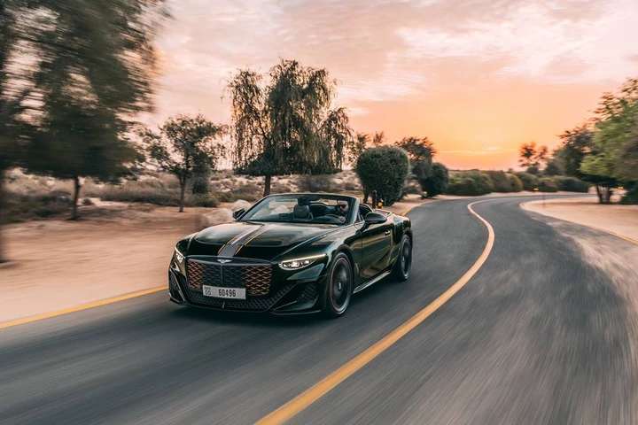Bentley svela la Batur Convertible: lusso, potenza e artigianato estremo