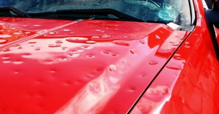 Come riparare l'auto dalla grandine