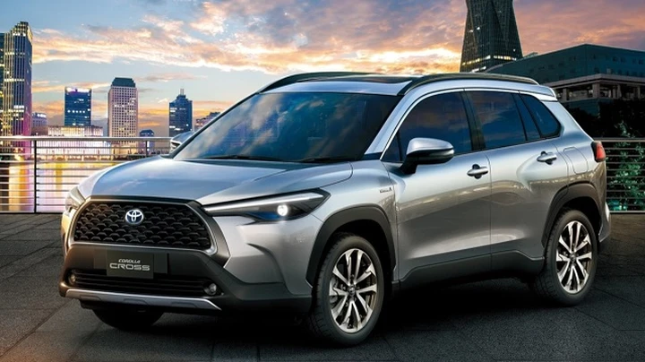 Toyota Corolla Cross: dimensioni, caratteristiche, ibrido