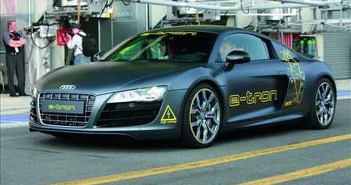 Audi: ecco come nasce la R8 e-tron