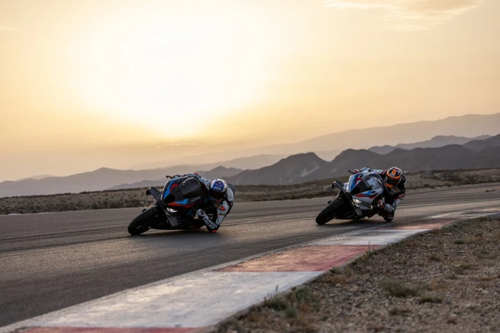 BMW Motorrad: ondata di aggiornamenti per la gamma Superbike e Roadster 2025