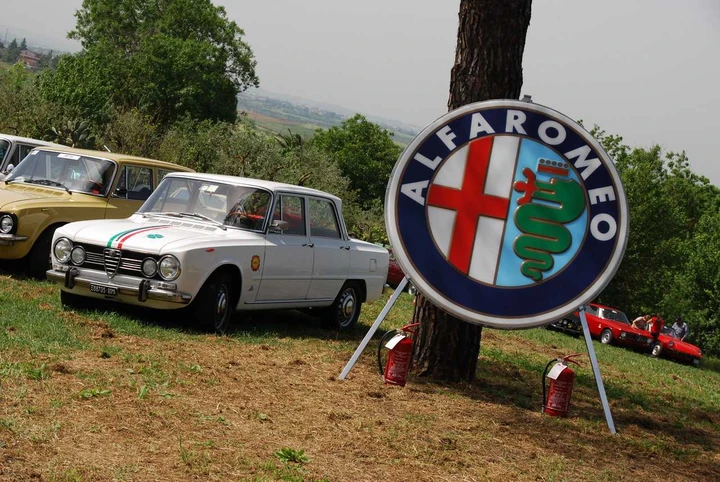 Alfa Romeo: un raduno per combattere la crisi