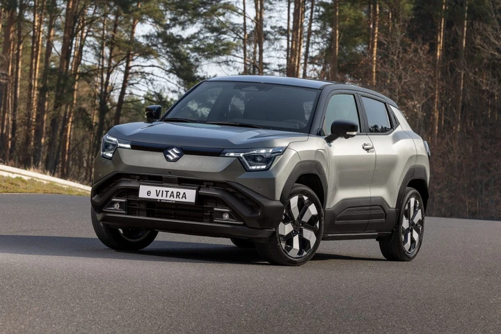 Suzuki eVITARA, il celebre modello diventa anche elettrico