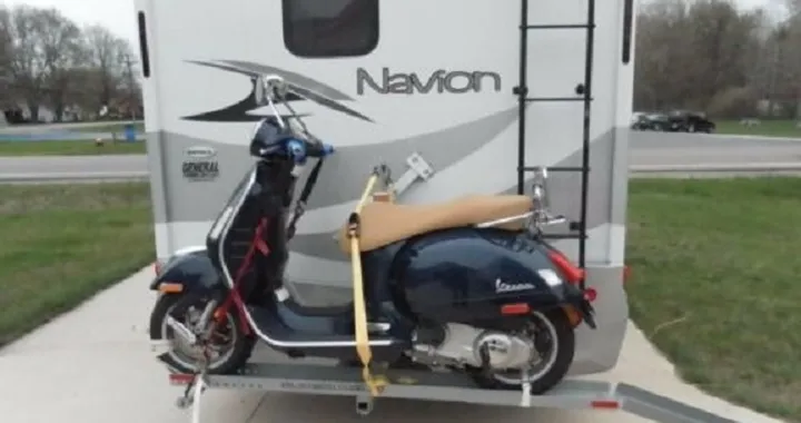 Vuoi caricare la moto sul camper? Ecco come fare!
