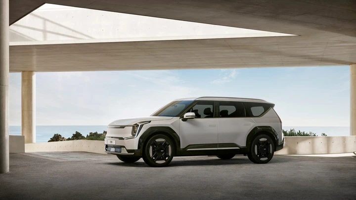 Kia EV9: debutta il SUV elettrico a 7 posti
