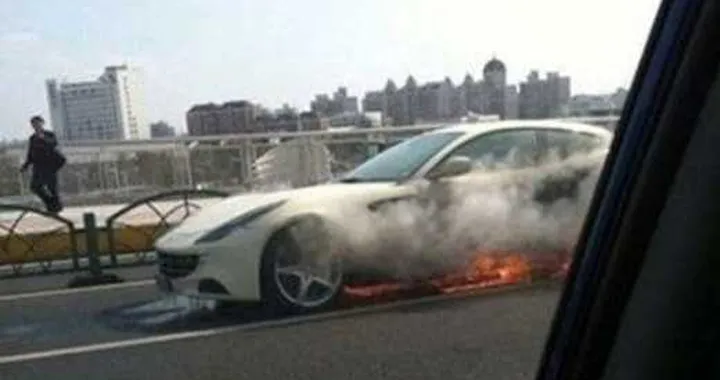 Cina, l'incidente in Ferrari è censurato nel web