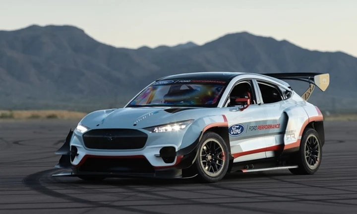 Ford Mustang Mach-E 1400 Concept: il prototipo elettrico con 7 motori