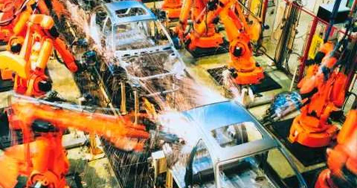 Auto: soffre il nuovo (-19,2%), ma l'usato tira