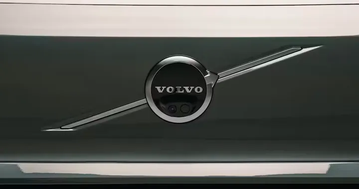 Volvo EX50, nuovo SUV elettrico nel 2027: cosa sappiamo