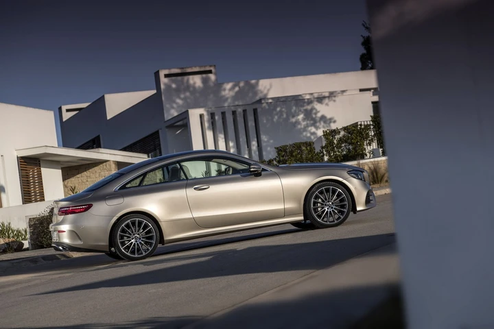 Nuova Mercedes Classe E Coupé: nuove foto