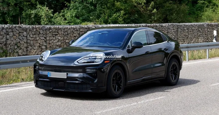 Cayenne si elettrifica: Porsche alza l’asticella tra i SUV di lusso