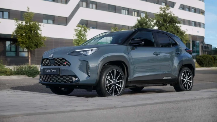Toyota Yaris Cross GR Sport 2025: il restyling che alza l’asticella tra i SUV compatti