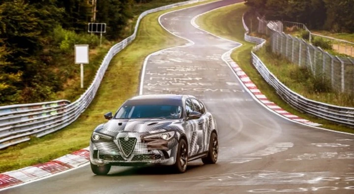Alfa Romeo Stelvio Quadrifoglio: record al Nurburgring